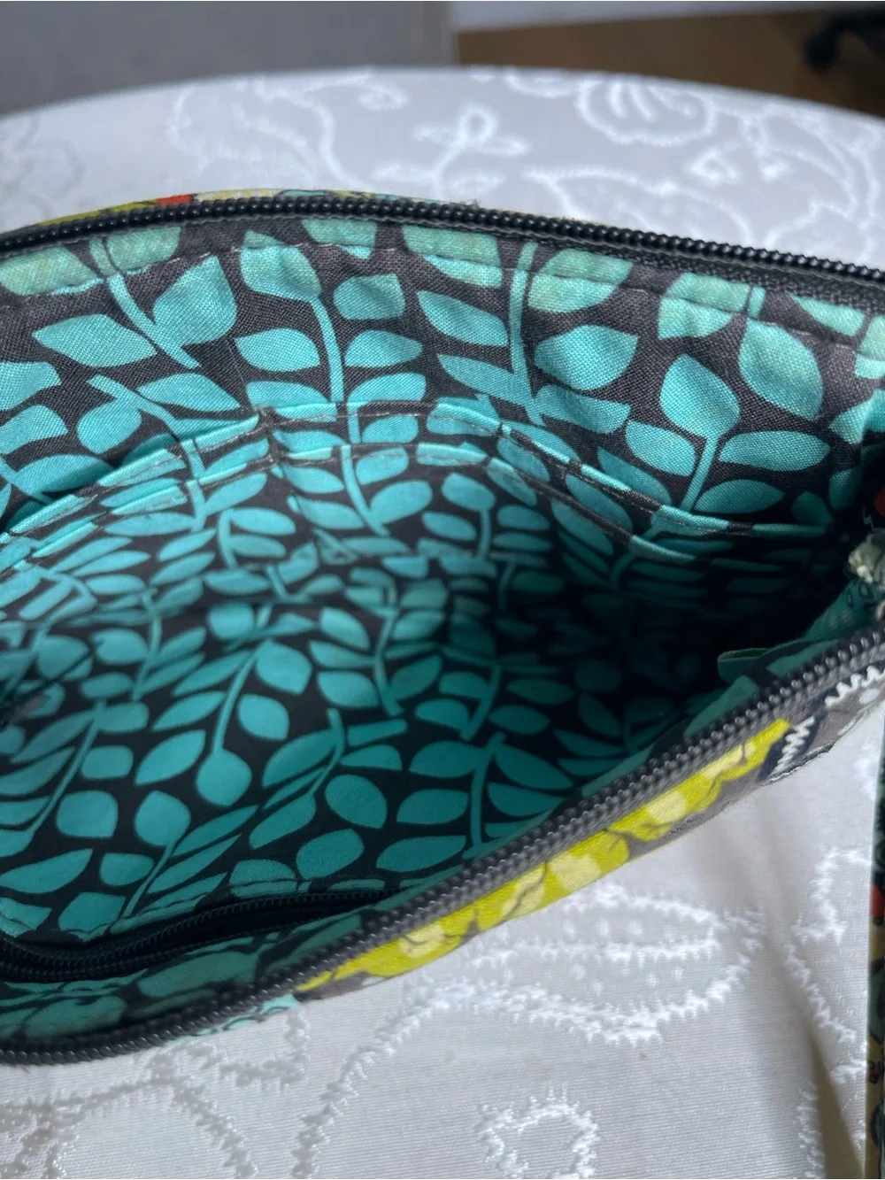 Vera Bradley Quilted Push-Lock Wristlet Wallet Clutch Floral Pattern